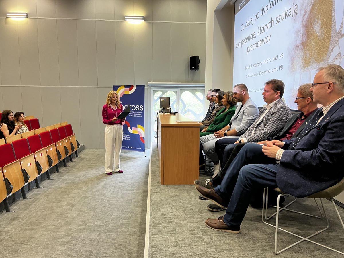 dr hab. inż. Katarzyna Halicka, prorektor ds. kształcenia Politechniki Białostockiej, moderator debaty