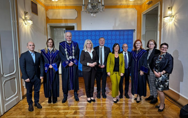 Uczestnicy spotkania na Uniwersytecie w Banja Luce