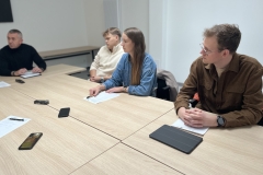 Studenci Politechniki Białostockiej dzielą się swoimi opiniami podczas badania fokusowego. Fot. A. Jakuć Studenci Politechniki Białostockiej dzielą się swoimi opiniami podczas badania fokusowego. Fot. A. Jakuć