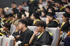 Absolwenci ISE podczas ceremonii rozdania dyplomów ukończenia studiów, fot. Uniwersytet Tianjin Chengjian
