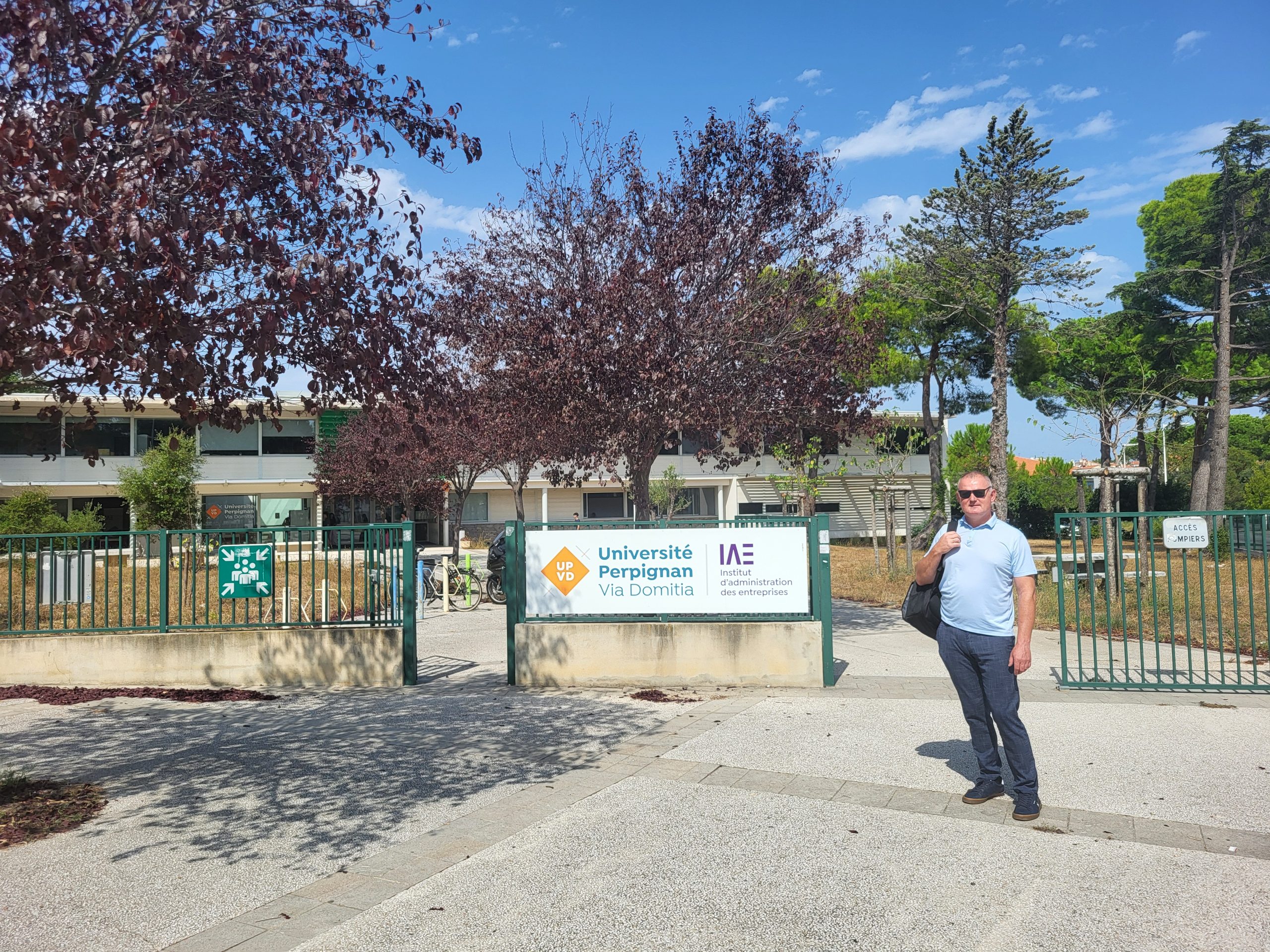 Wejście na kampus Uniwersytetu UPVD; Archiwum prywatne