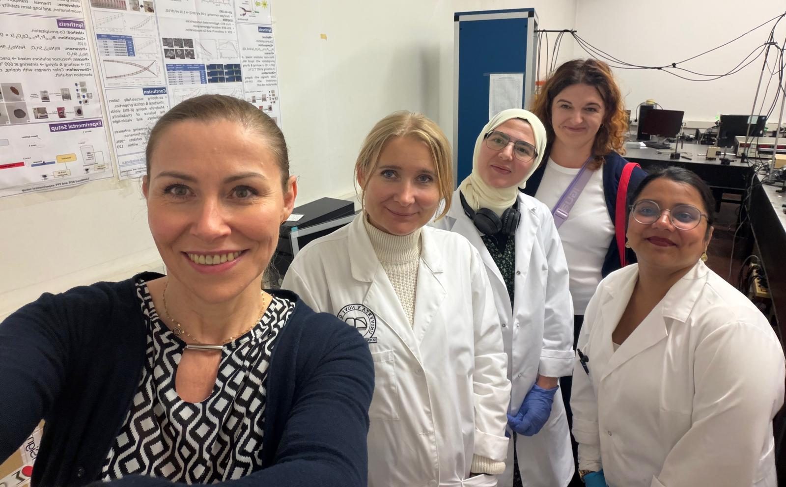 Spotkanie z Prof. Dr. Dorota Korte w Laboratorium Nauk o Środowisku i Życiu, Rožna Dolina; Archiwum prywatne