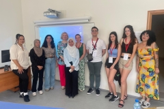 Prof.-Glinska-ze-studentami-Burgas-Free-University-fot.-archiwum-prywatne