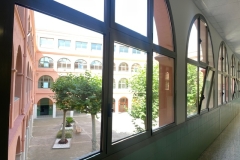 Barcelona_3-budynek-uczelni-widok-na-dziedziniec