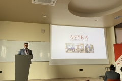 Josip-Radic-z-Aspira-University-College-prezentuje-swoja-Uczelnie-autor-A.-Ulitko