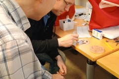 Praca podczas pozyskiwania kultur grzybowych, autor fot. E. Bagińska