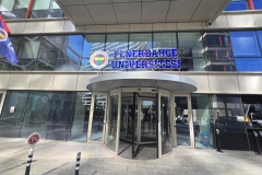 FENERBAHCE-UNIVERSITY-WEJSCIE-GLOWNE