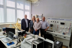 Rys.2.-Pracownicy-PB-podczas-zwiedzania-laboratoriow-–-od-lewej-Rafal-Gradzki-Natalia-Stankiewicz-Wojciech-Konopacki-i-Karol-Golak-archiwum-wlasne