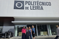 przed-uczelnia-z-Ana-kierownikiem-biura-International-Relation-Office-zrodlo-wlasne