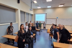 Dr-Andrzej-Karpowicz-oraz-prof.-Athanasios-Tsagkanos-podczas-zajec-z-fuzji-i-przejec-przedsiebiorstw-na-Uniwersytecie-w-Patras-fot.-archiwum-wlasne
