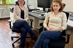 Laboratorium-Badan-Materialowych.-Od-lewej-dr-hab.-inz.-Magdalena-Lepicka-Prof.-DSc.-Maria-Nikolova.-Fot.-archiwum-prywatne-M.-Lepickiej