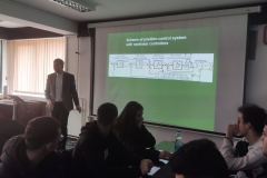15.-Dr-inz.-Andrzej-Andrzejewski-poprowadzil-wyklad-na-temat-„Time-minimal-position-control-process-in-servo-system-with-DC-motor