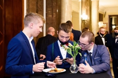 Uczniowie na bankiecie