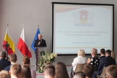 Wreczenie-aktow-stypendialnych-1
