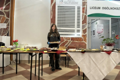 Walentynkowy-kiermasz-ciast-19