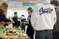 Walentynkowy-kiermasz-ciast-2