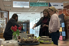 Walentynkowy-kiermasz-ciast-20