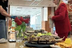 Walentynkowy-kiermasz-ciast-24