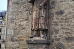 Halle - 1