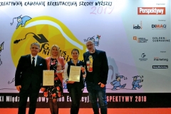 Od lewej: Waldemar Siwiński (prezes Fundacji Perspektywy), Katarzyna Myśliwiec (PB), Agnieszka Gierejkiewicz-Wróbel (PB), prof. Artur Krajewski. Wręczenie nagród w konkursie Genius Universitatis 2019