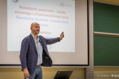 2025-01-17-profilaktyka-zdrowia-psychicznego-dr-hab-n-med-Pawel-Holas-profUW-fot-Iryna-Mikhno-PB-2