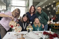 Wspolne-dekorowanie-bombek-5