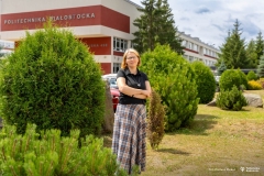 Koordynatorka celu Zielony kampus - dr inż. arch. Dorota Gawryluk z Wydziału Budownictwa i Nauk o Środowisku na terenie kampusu PB_fot. Dariusz Piekut_PB 17
