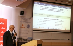 Referat prof. dr hab. inż. Władysława Gardziejczyka na XV Seminarium Technicznym w Białowieży. Fot.  Ł. Klebus