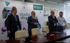 2024-11-19-Podpisanie-porozumień-o-współpracy-o-współpracy-trójstronnej-w-celu-komercjalizacji-rozwiązań-opracowanych-w-ramach-2-edycji-Konkursu-Wschodzący-Innowatorzy-fot-Dariusz-Piekut
