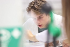 Uczniowie-III-LO-w-Bialymstoku-na-zajeciach-w-laboratoriach-Wydzialu-Budownictwa-i-Nauk-o-Srodowisku_Politechniczna-Siec-VIA-CARPATIA_fot.Pawel_Jankowski-14
