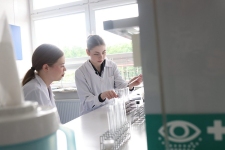 Uczniowie-III-LO-w-Bialymstoku-na-zajeciach-w-laboratoriach-Wydzialu-Budownictwa-i-Nauk-o-Srodowisku_Politechniczna-Siec-VIA-CARPATIA_fot.Pawel_Jankowski-6