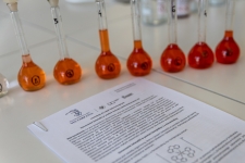 Porbki-chemiczne-oraz-program-zajec-Z-Technikum-na-Politechniki_fot.Dariusz-Piekut_PB-46