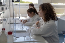 Uczniowie-XIII-LO-w-Bialymstoku-na-zajeciach-w-laboratoriach-Politechniki-Bialsotockiej-w-ramach-programu-Z-Technikum-na-Politechniki_fot.Dariusz-Piekut_PB-10