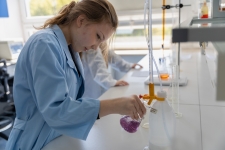 Uczniowie-XIII-LO-w-Bialymstoku-na-zajeciach-w-laboratoriach-Politechniki-Bialsotockiej-w-ramach-programu-Z-Technikum-na-Politechniki_fot.Dariusz-Piekut_PB-19