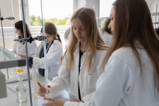 Uczniowie-XIII-LO-w-Bialymstoku-na-zajeciach-w-laboratoriach-Politechniki-Bialsotockiej-w-ramach-programu-Z-Technikum-na-Politechniki_fot.Dariusz-Piekut_PB-20