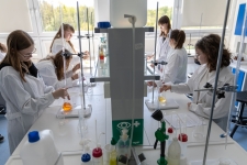 Uczniowie-XIII-LO-w-Bialymstoku-na-zajeciach-w-laboratoriach-Politechniki-Bialsotockiej-w-ramach-programu-Z-Technikum-na-Politechniki_fot.Dariusz-Piekut_PB-21
