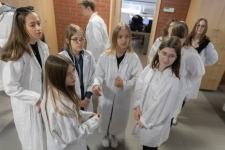 Uczniowie-XIII-LO-w-Bialymstoku-na-zajeciach-w-laboratoriach-Politechniki-Bialsotockiej-w-ramach-programu-Z-Technikum-na-Politechniki_fot.Dariusz-Piekut_PB-6
