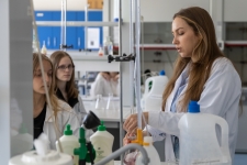Uczniowie-XIII-LO-w-Bialymstoku-na-zajeciach-w-laboratoriach-Politechniki-Bialsotockiej-w-ramach-programu-Z-Technikum-na-Politechniki_fot.Dariusz-Piekut_PB-8