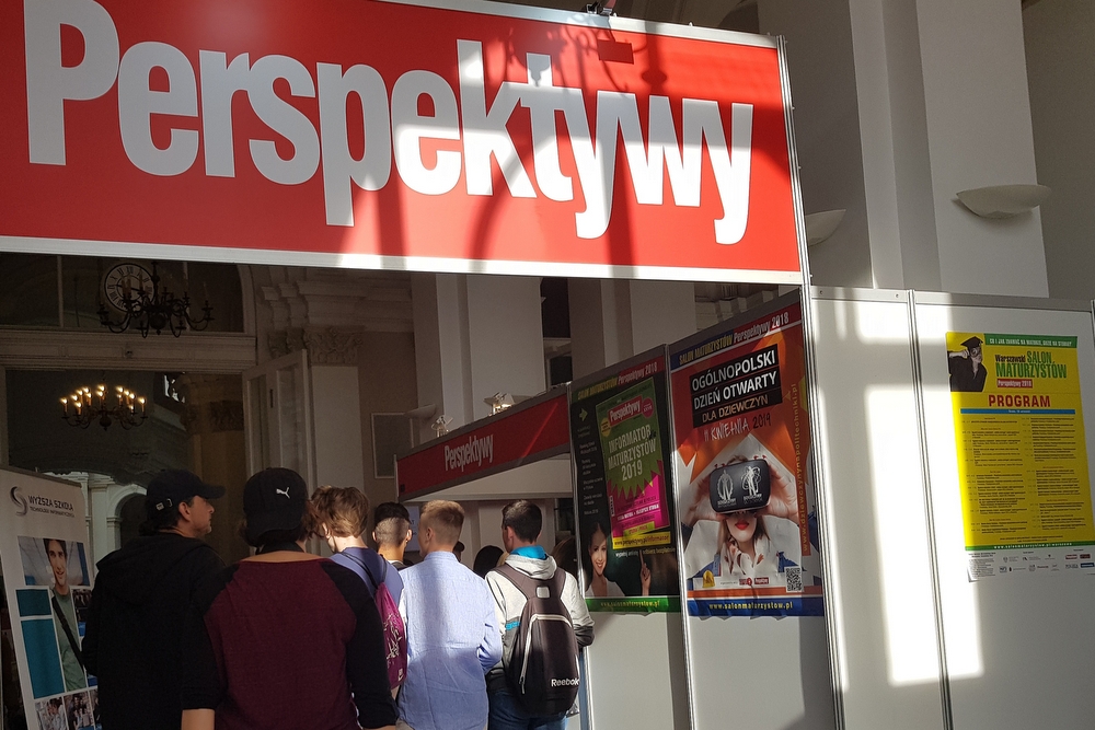 zdjęcie przedstawiające wejście na Salon Maturzystów Warszawa