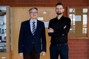 od lewej: dr hab inż. Bogusław Butryło, prof. PB, mgr inż Marcin Kalinowski
