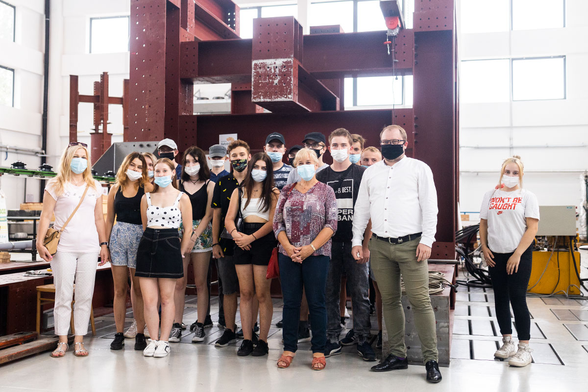 ZSZ w Hajnówce w hali Wydziału Budownictwa