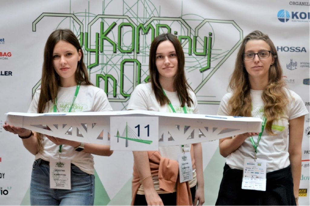 SKN Konstruktor i SKN Con-Krecik na XV ogólnopolskim konkursie mostów papierowych „wyKOMBinuj mOst” na Politechnice Gdańskiej