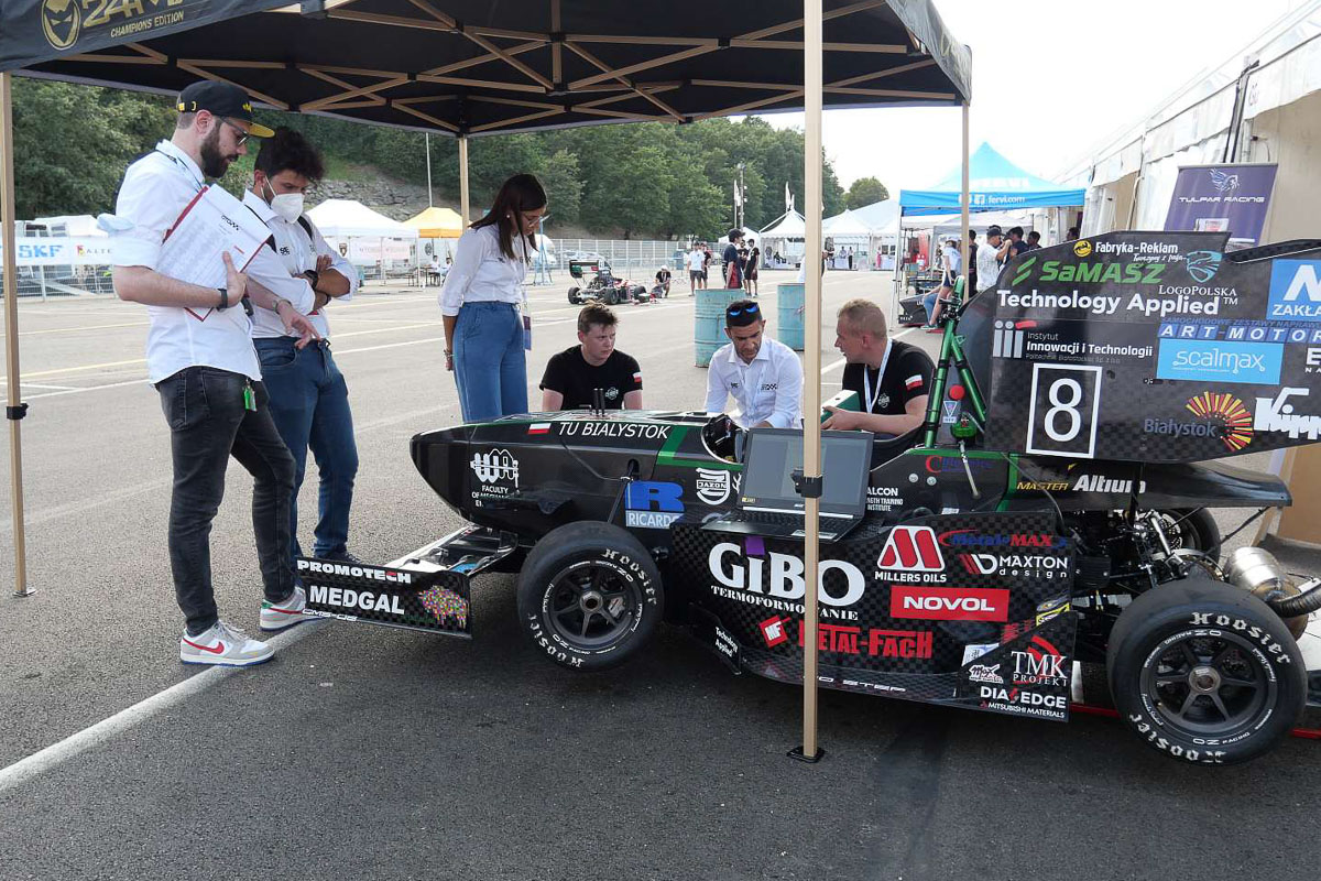 Bolid CMS-08 z Politechniki Białostockiej na zawodach Formula SAE Italy_fot. Cerber Motorsport_Politechnika Białostocka