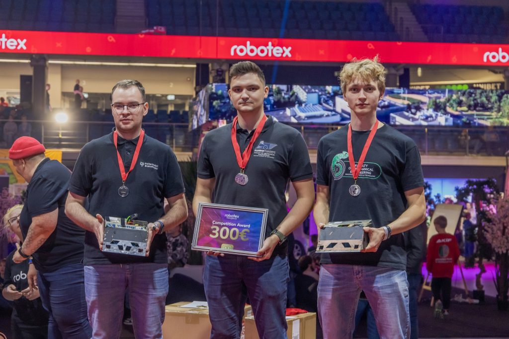 Nasi robotycy na zawodach w Estonii!