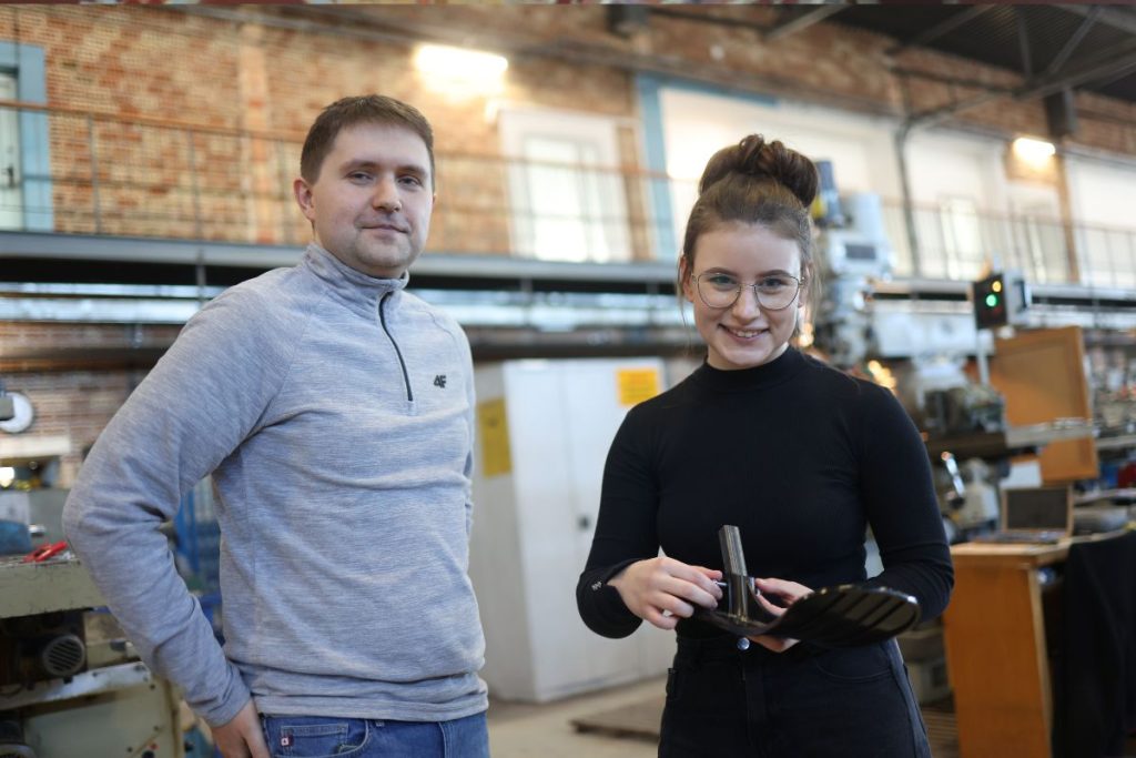 Hulajnogą na płozach w góry! Politechnika Białostocka bierze udział w niecodziennej akcji charytatywnej!