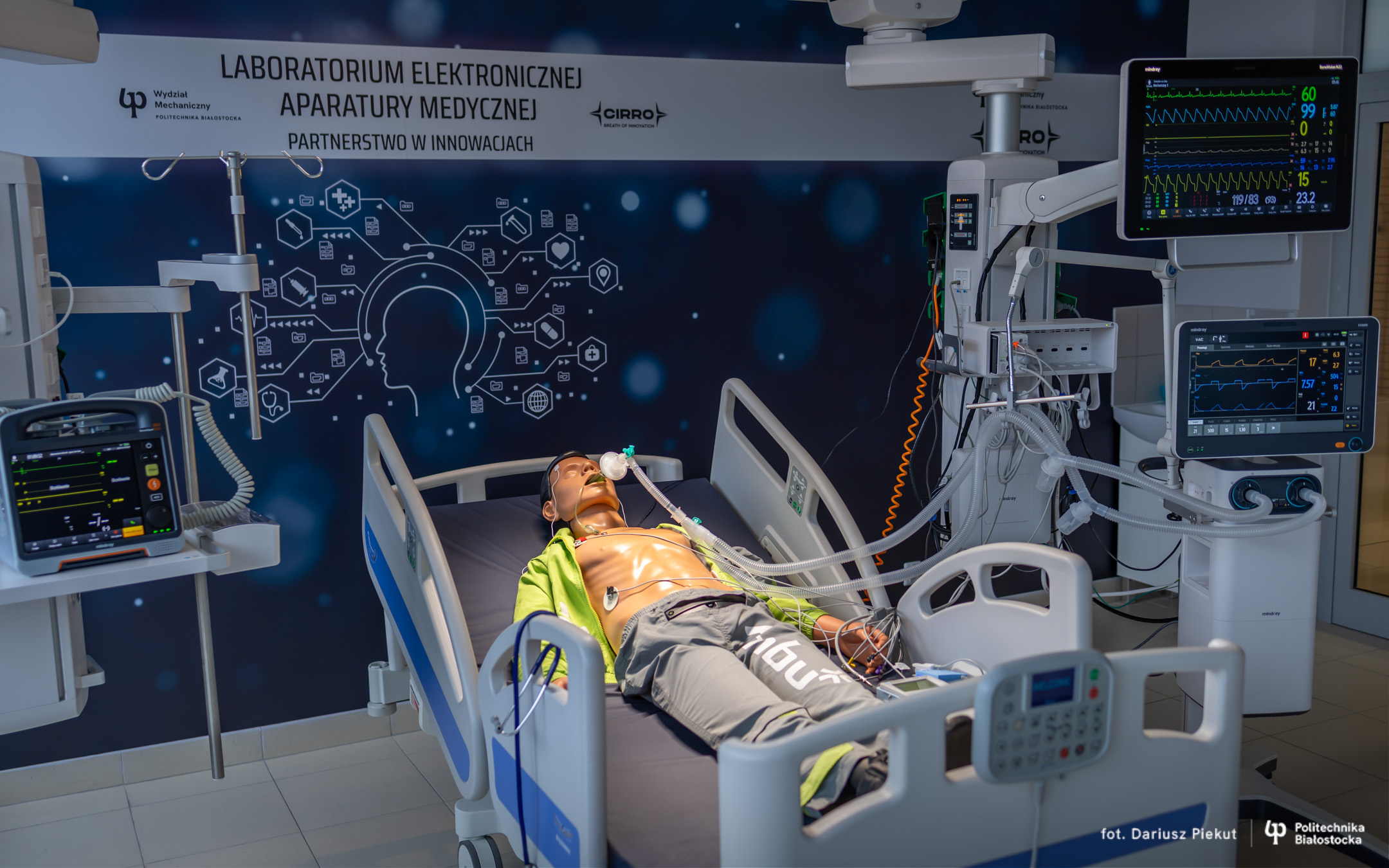 2024.02.29 Otwarcie Laboratorium Elektronicznej Aparatury Medycznej fot.Dariusz Piekut