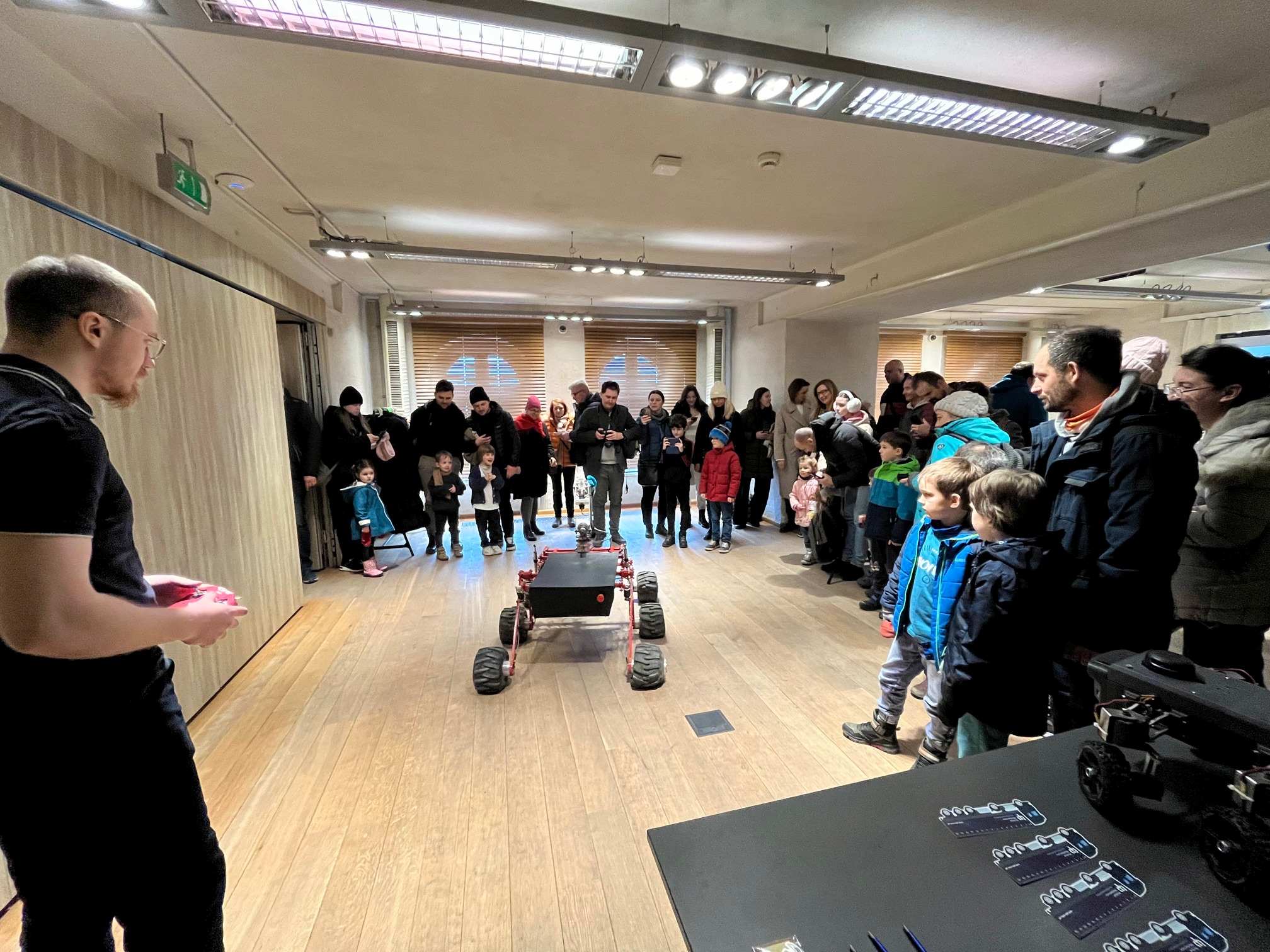 KN Robotyków na Kosmicznym Dniu Nauki w Hevelianum, fot Maciej Rećko