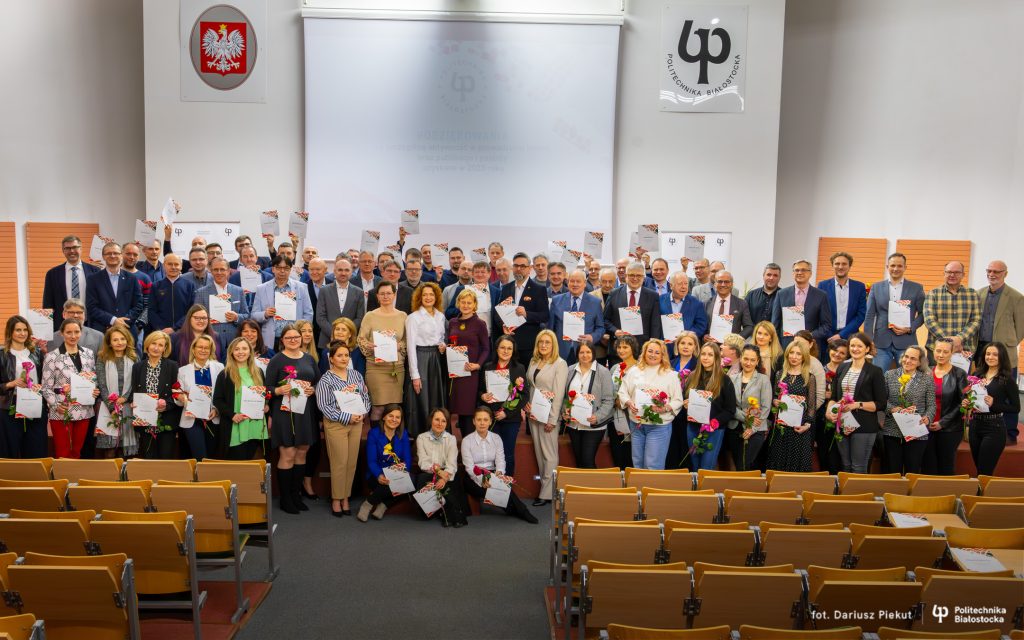 Rektor Politechniki Białostockiej podziękowała 125 pracownikom za szczególną aktywność w prowadzeniu badań i zaangażowanie w publikacje i patenty