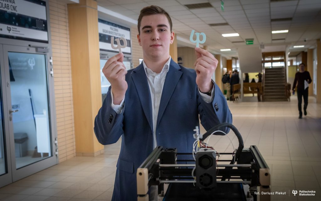 Zwycięzcy konkursu El-Robo-Mech 2024. Najlepszy Przemysław Dobiecki z Zespołu Szkół Elektrycznych w Białymstoku