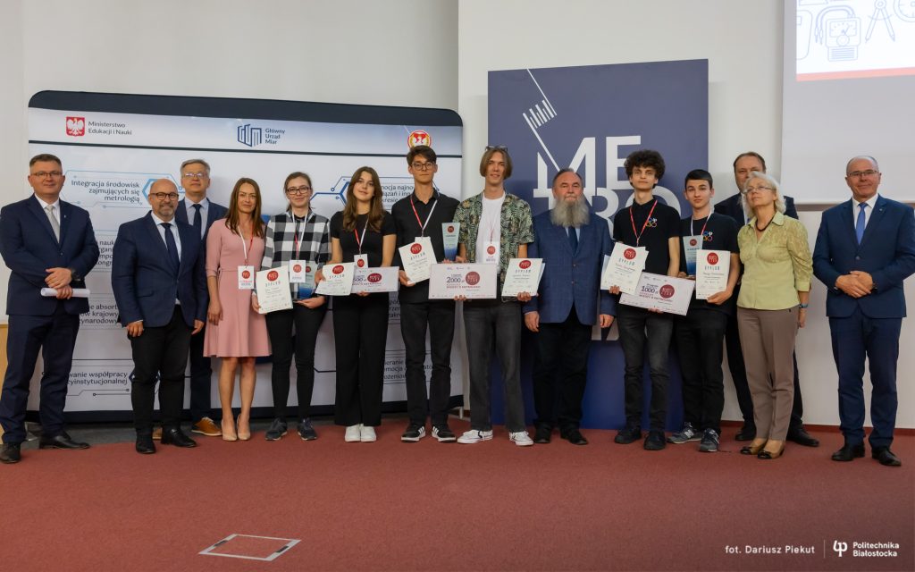 Oliwier Połuszańczyk i Jakub Rolak z Akademickiego Liceum Ogólnokształcącego Politechniki Białostockiej wygrali konkurs o indeks Metroliga 2024.